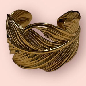 Stella & Dot  feather bracelet